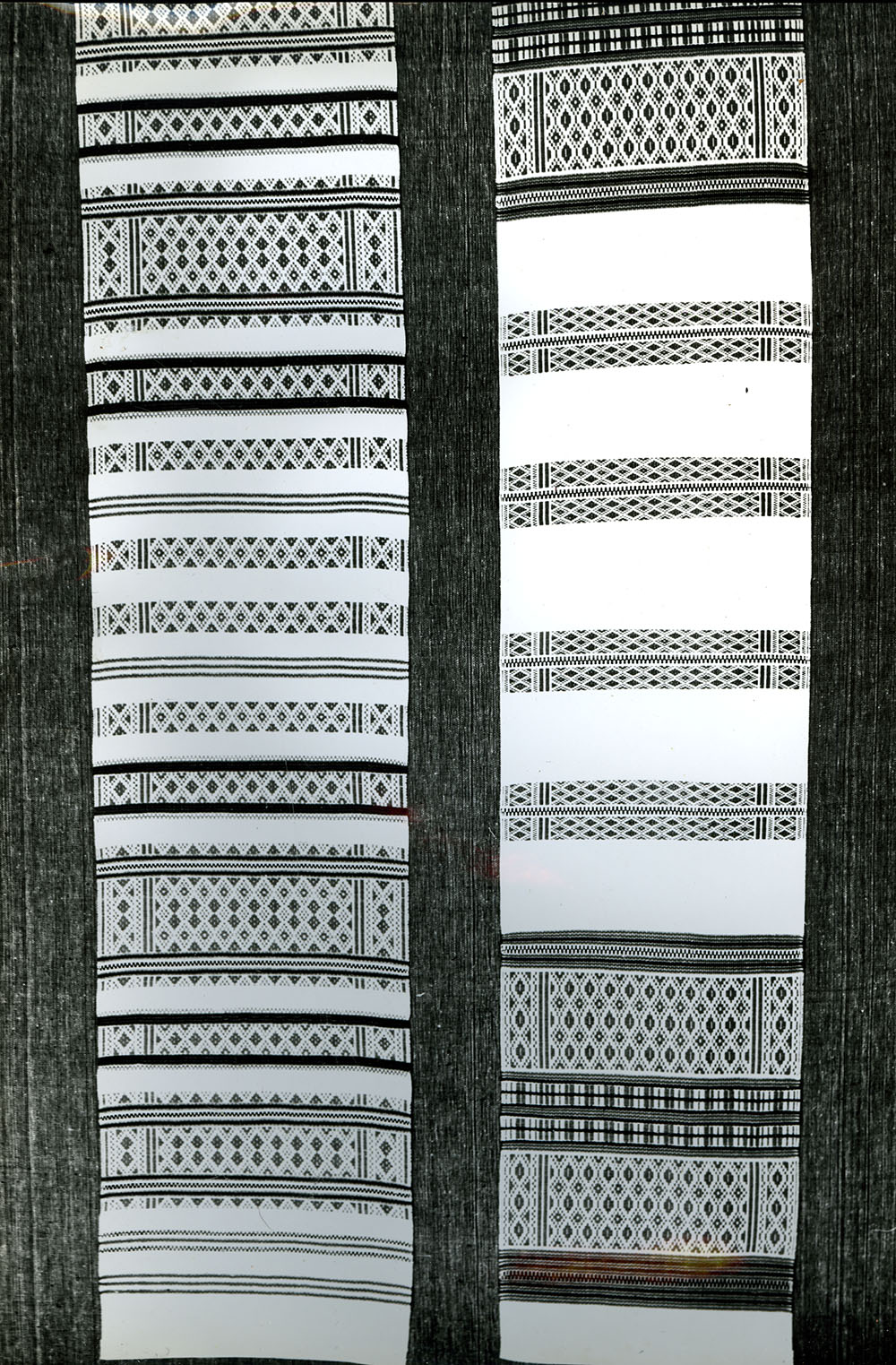 І. Нечипоренко. Рушник. 1960. Бавовна, віскозний штапель